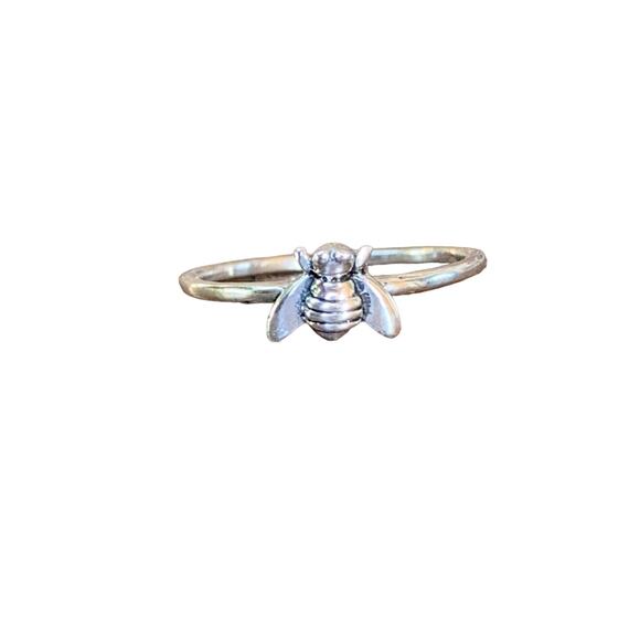 NWT small dainty sterling silver bee ring size 8 - Picture 4 of 5